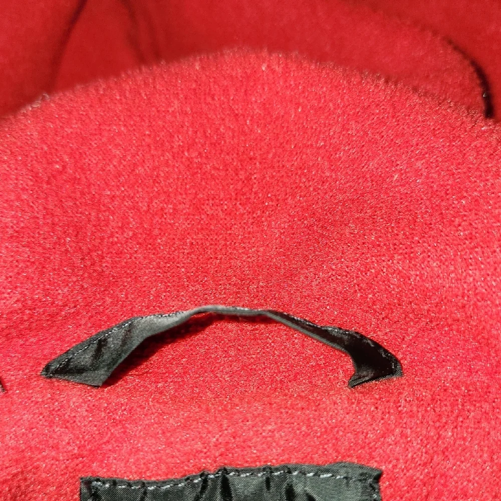 Like New Nike Black/Red Puffer Jacket  100--116 Cm 5-6 Yrs Toddler Hooded Puffer